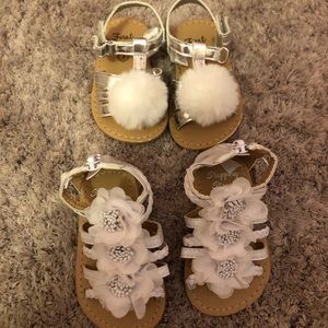 Adorable toddler sandals size 3!! Pack of 2!!